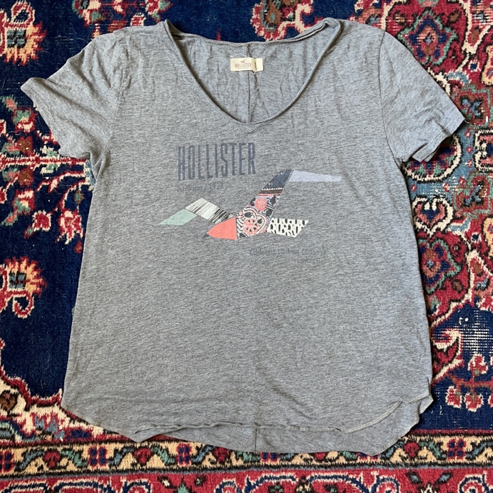 Hollister gray logo shirt
